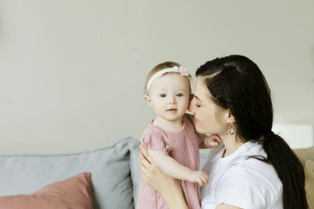 une-mere-et-son-enfant-133